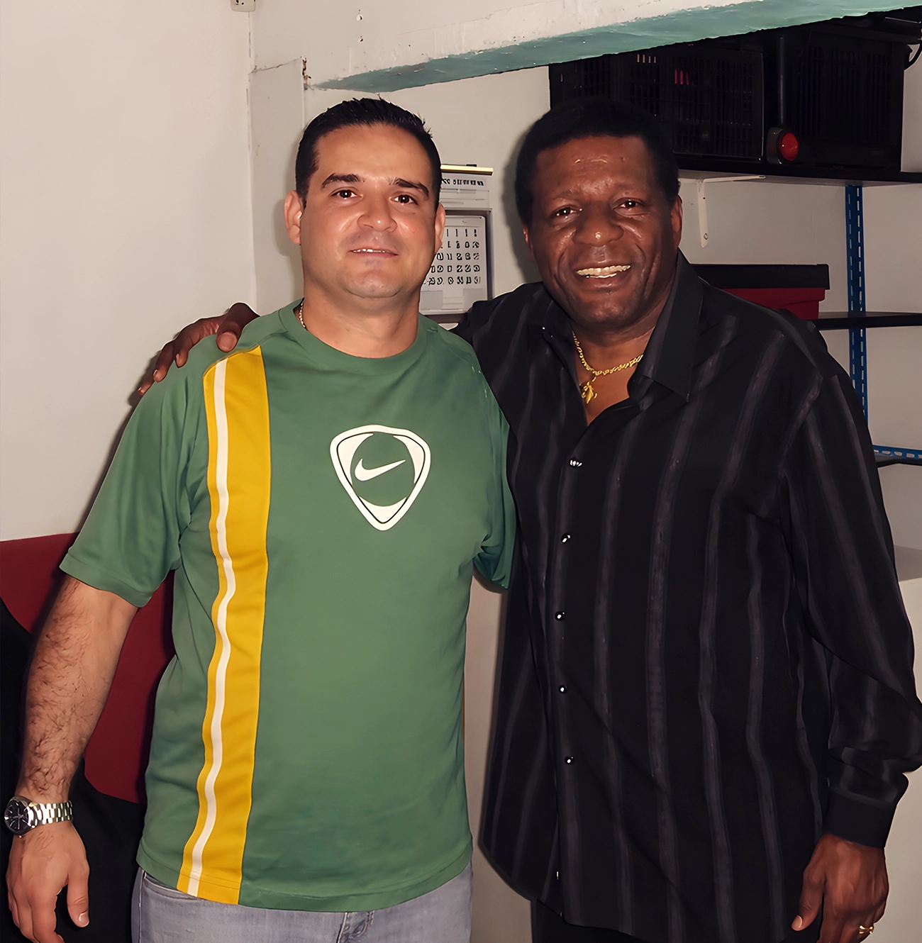 Pablo Souza e Almir Guineto, dispensa comentários.